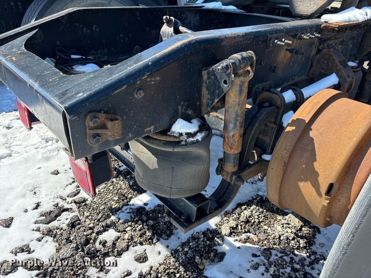 image for item YA2315 2016 Mack CXU613 semi truck