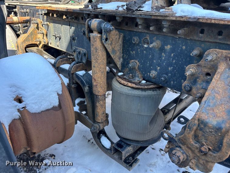 image for item YA2315 2016 Mack CXU613 semi truck