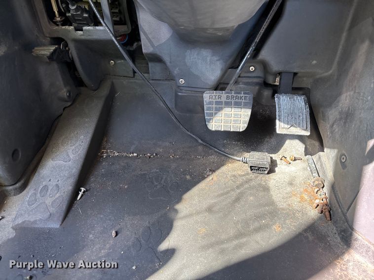 image for item YA2315 2016 Mack CXU613 semi truck