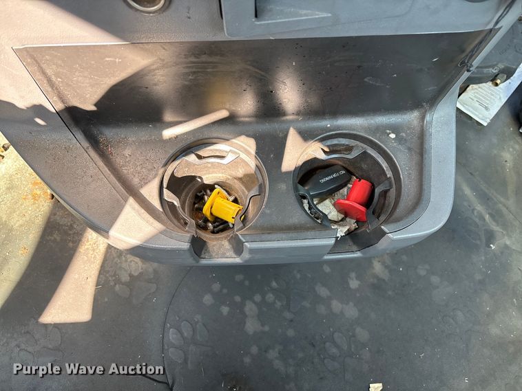 image for item YA2315 2016 Mack CXU613 semi truck