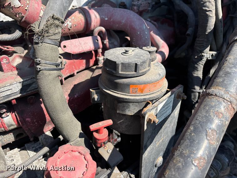 image for item YA2315 2016 Mack CXU613 semi truck