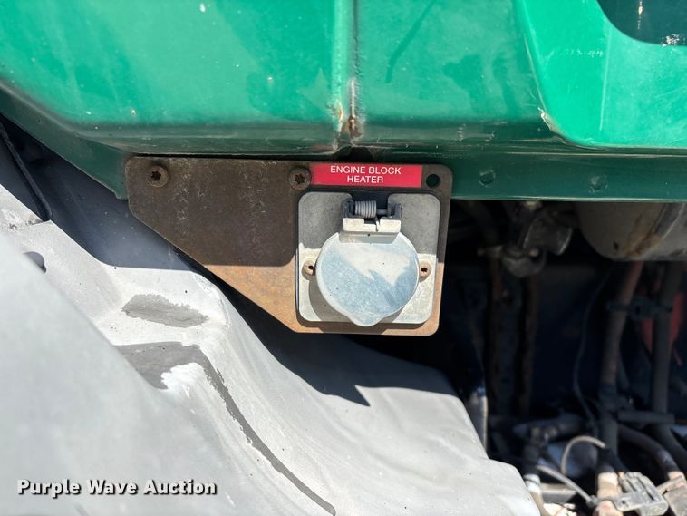 image for item YA2315 2016 Mack CXU613 semi truck