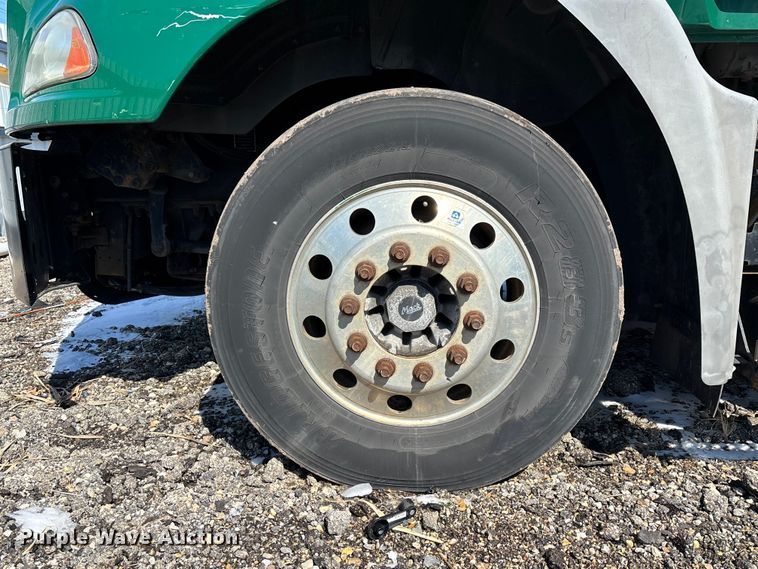 image for item YA2315 2016 Mack CXU613 semi truck