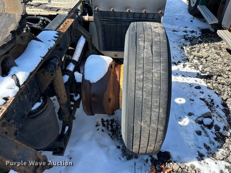 image for item YA2315 2016 Mack CXU613 semi truck