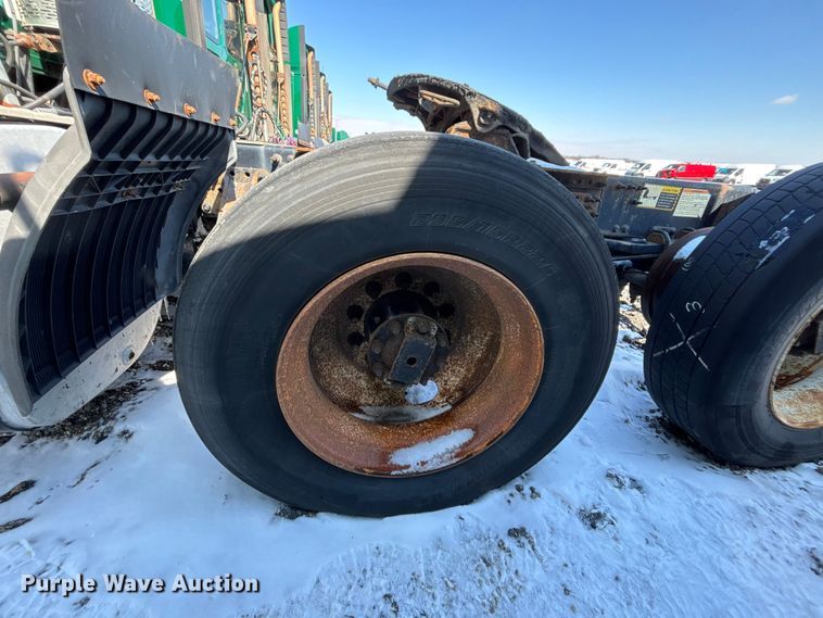 image for item YA2315 2016 Mack CXU613 semi truck