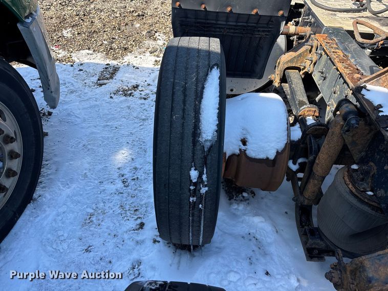 image for item YA2315 2016 Mack CXU613 semi truck