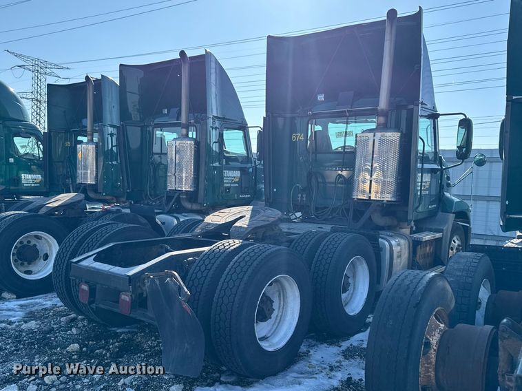 image for item YA2316 2016 Mack CXU613 semi truck