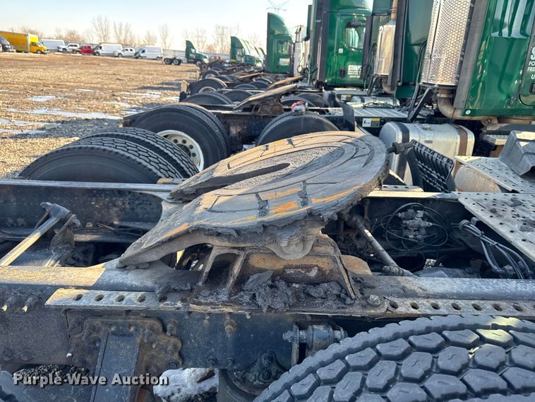 image for item YA2316 2016 Mack CXU613 semi truck