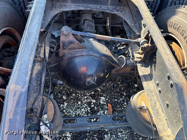 image for item YA2316 2016 Mack CXU613 semi truck