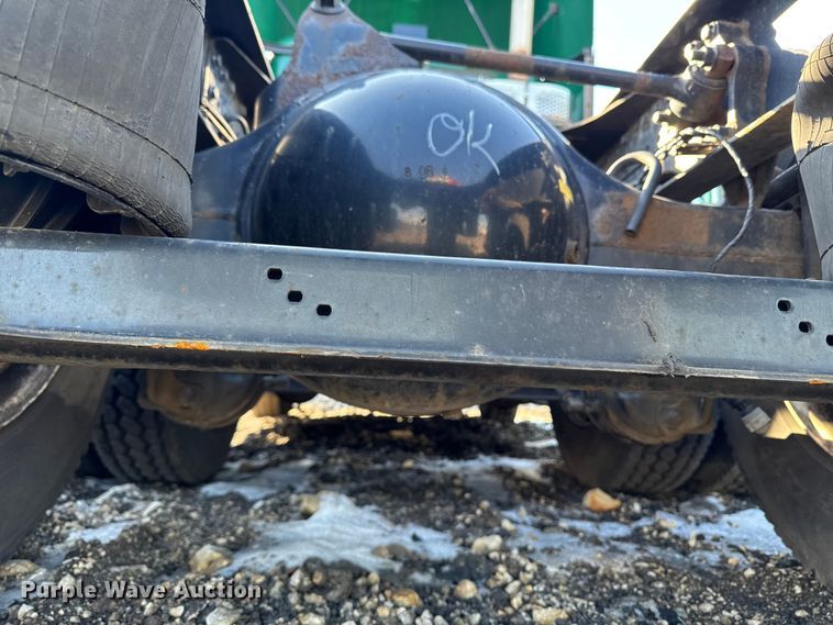 image for item YA2316 2016 Mack CXU613 semi truck