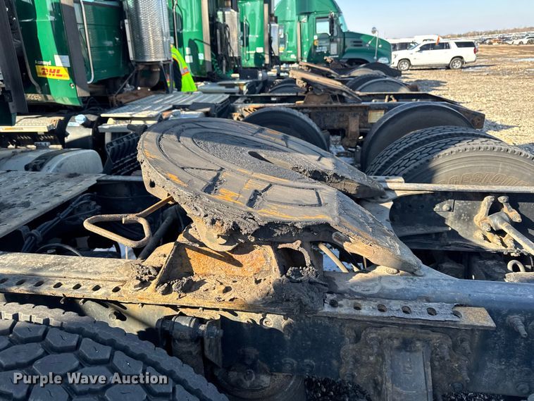 image for item YA2316 2016 Mack CXU613 semi truck