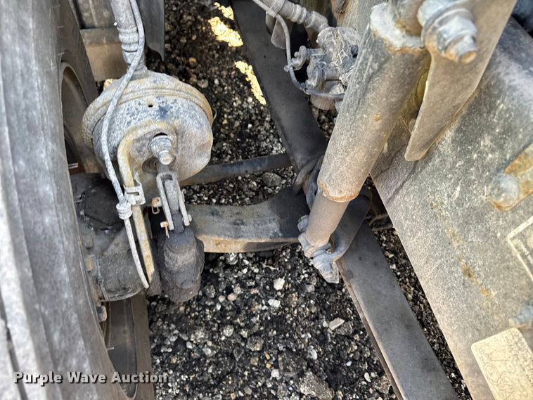 image for item YA2316 2016 Mack CXU613 semi truck