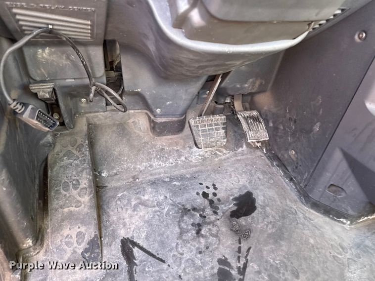 image for item YA2316 2016 Mack CXU613 semi truck