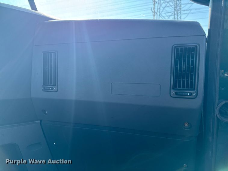 image for item YA2316 2016 Mack CXU613 semi truck