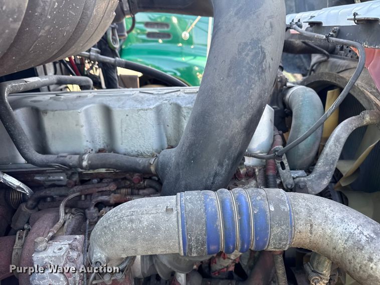 image for item YA2316 2016 Mack CXU613 semi truck