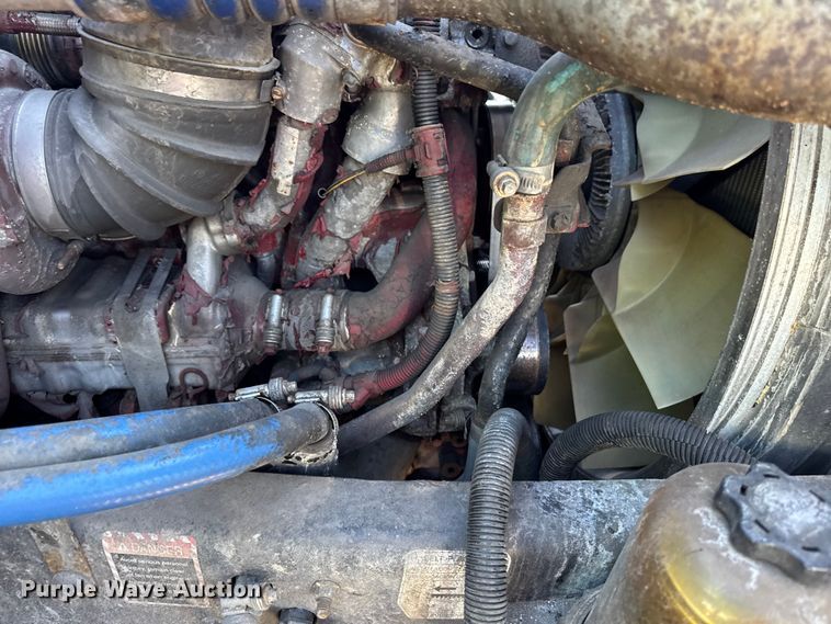 image for item YA2316 2016 Mack CXU613 semi truck