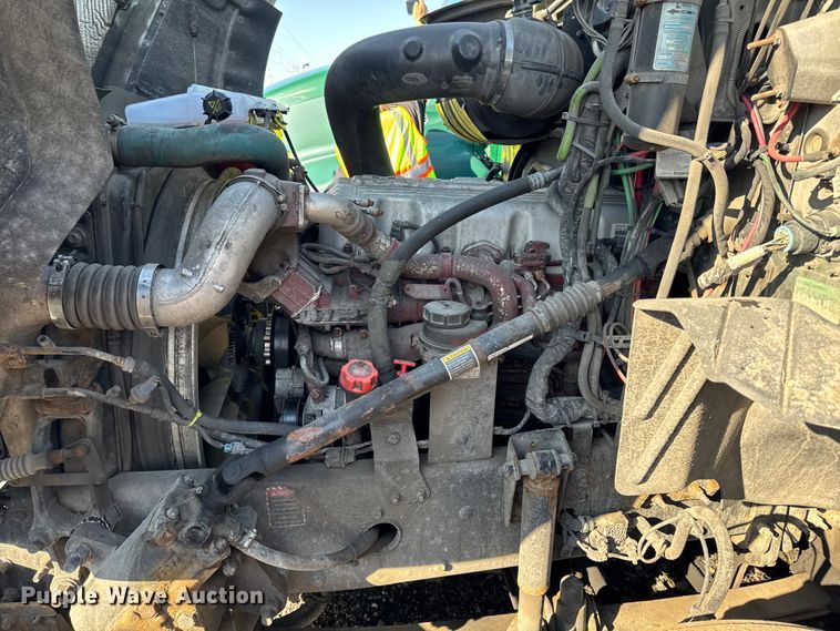 image for item YA2316 2016 Mack CXU613 semi truck