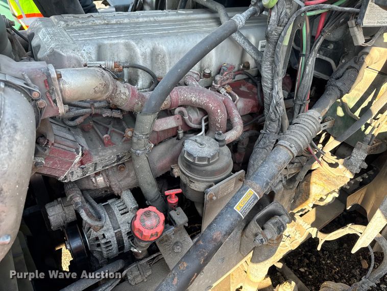 image for item YA2316 2016 Mack CXU613 semi truck