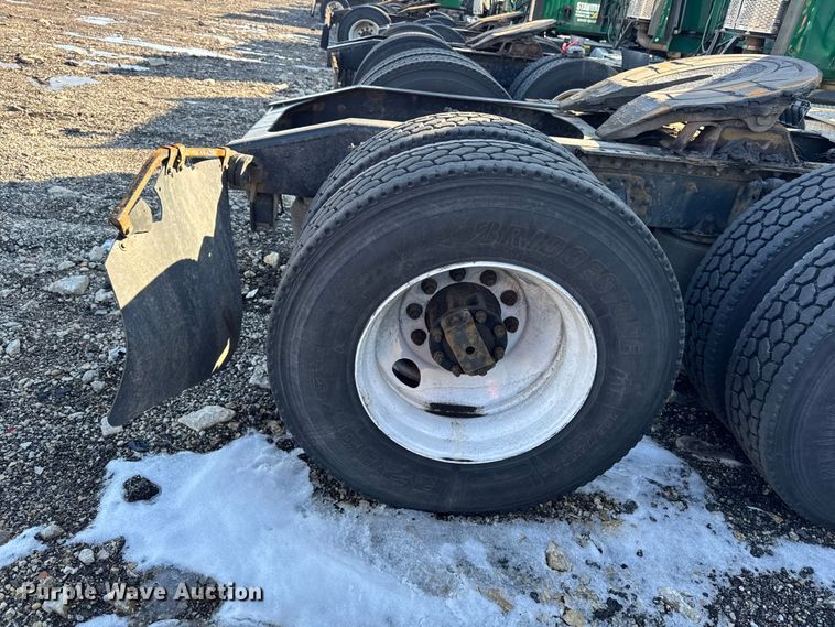 image for item YA2316 2016 Mack CXU613 semi truck