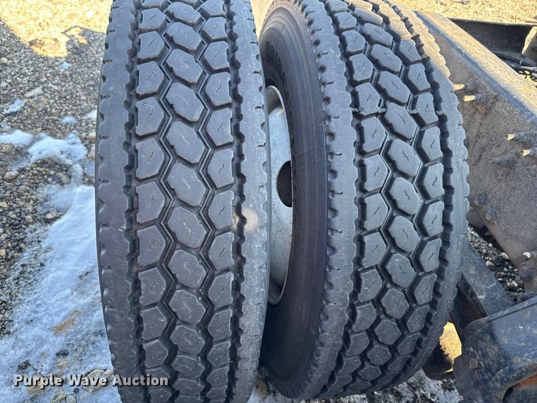 image for item YA2316 2016 Mack CXU613 semi truck