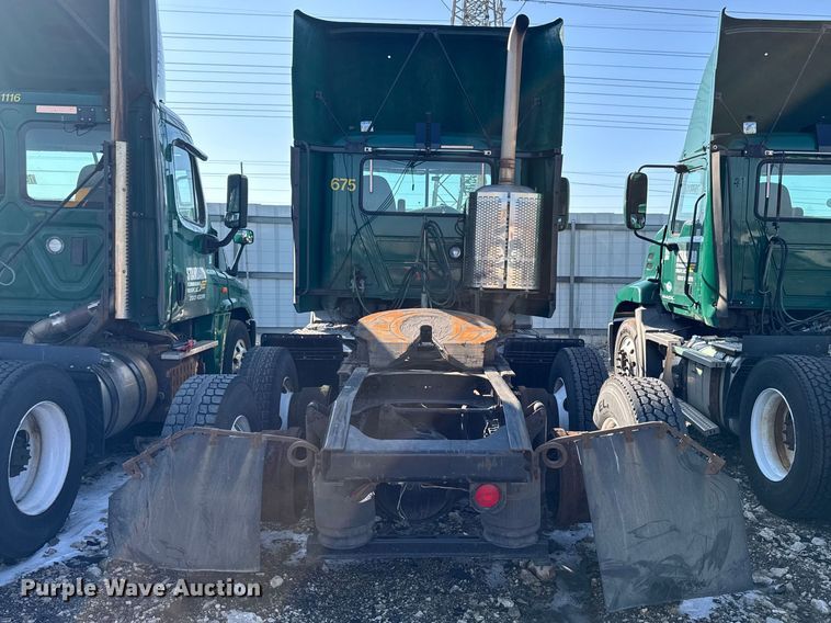 image for item YA2317 2016 Mack CXU613 semi truck