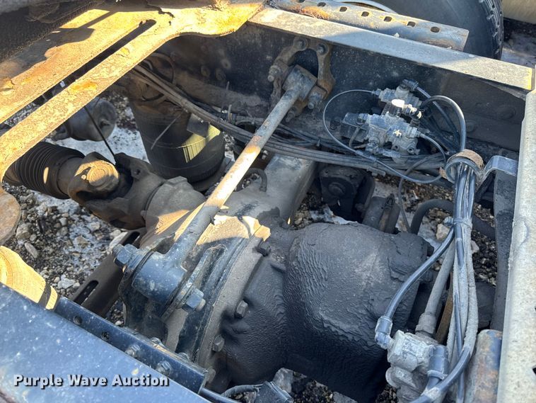 image for item YA2317 2016 Mack CXU613 semi truck