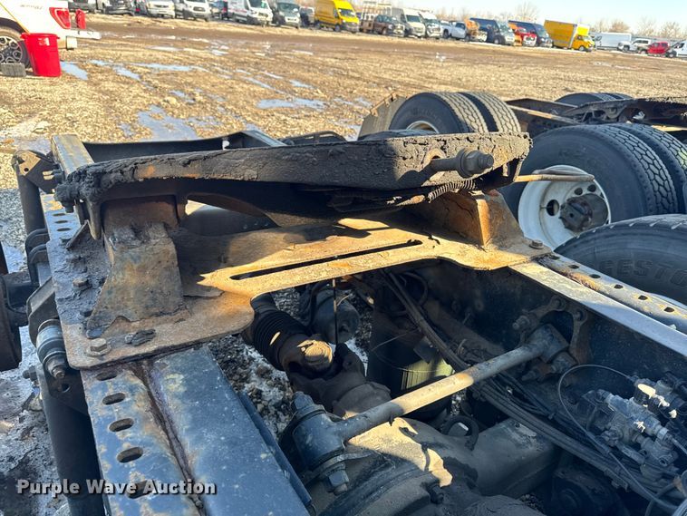 image for item YA2317 2016 Mack CXU613 semi truck