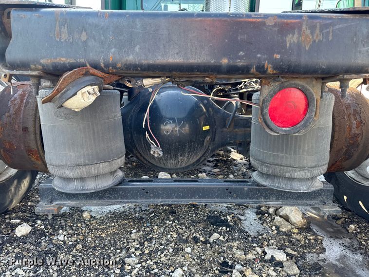 image for item YA2317 2016 Mack CXU613 semi truck