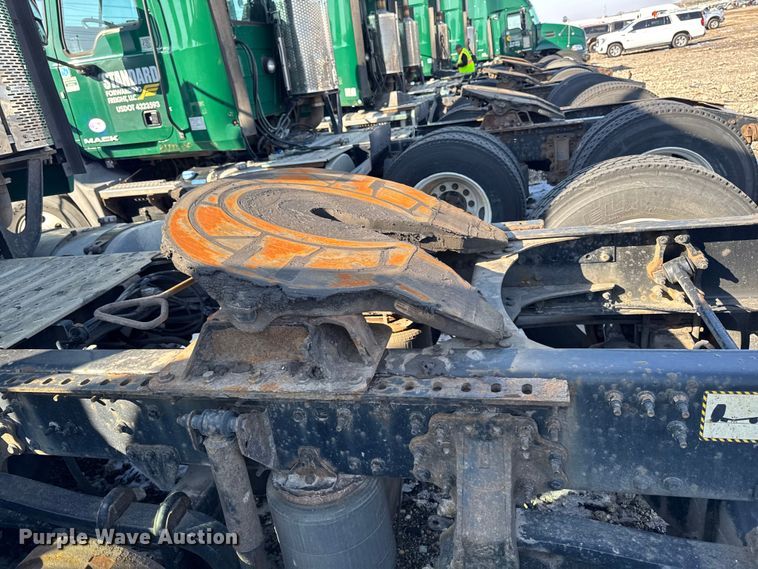 image for item YA2317 2016 Mack CXU613 semi truck