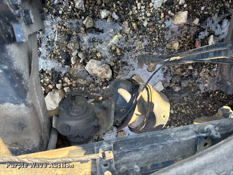 image for item YA2317 2016 Mack CXU613 semi truck