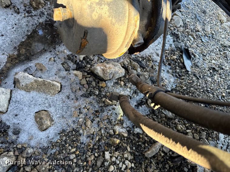 image for item YA2317 2016 Mack CXU613 semi truck