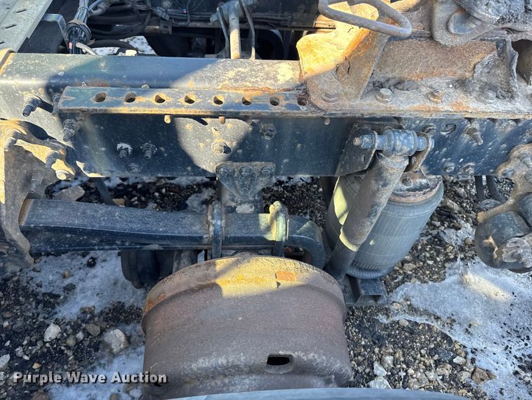 image for item YA2317 2016 Mack CXU613 semi truck