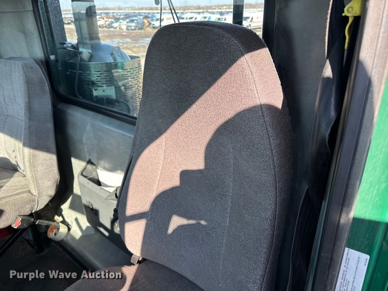 image for item YA2317 2016 Mack CXU613 semi truck