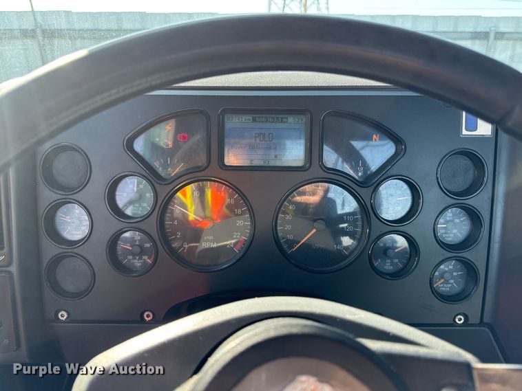 image for item YA2317 2016 Mack CXU613 semi truck