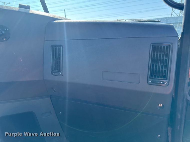 image for item YA2317 2016 Mack CXU613 semi truck