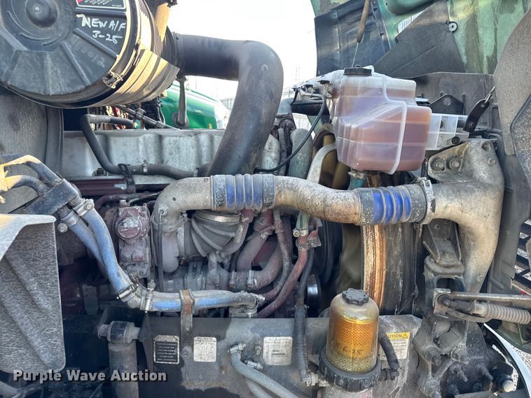 image for item YA2317 2016 Mack CXU613 semi truck