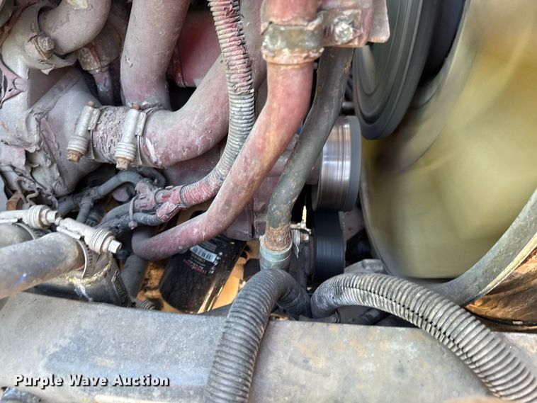 image for item YA2317 2016 Mack CXU613 semi truck