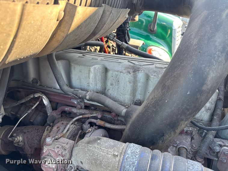 image for item YA2317 2016 Mack CXU613 semi truck