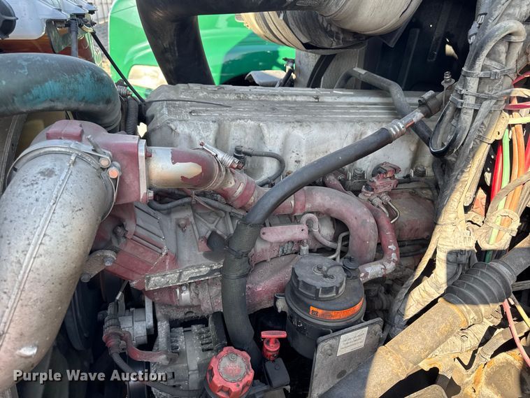 image for item YA2317 2016 Mack CXU613 semi truck