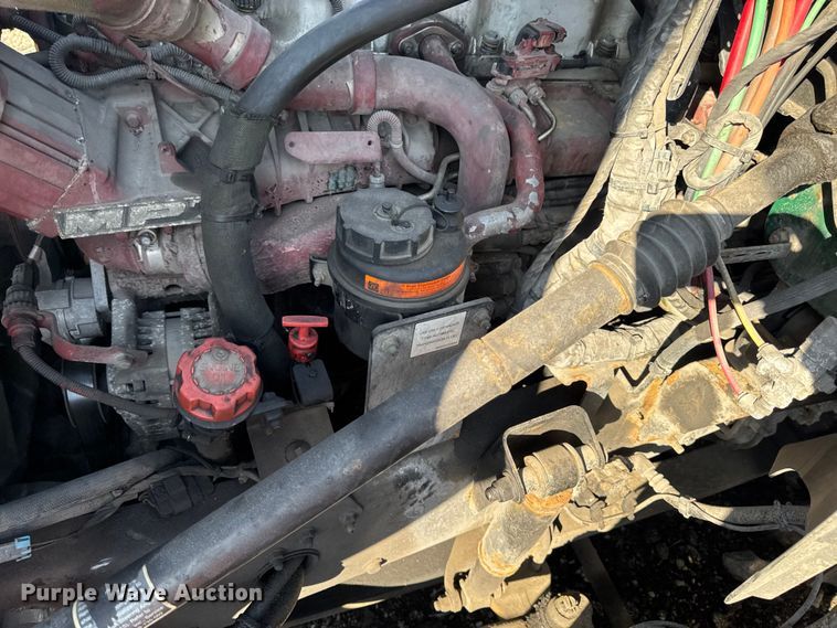 image for item YA2317 2016 Mack CXU613 semi truck