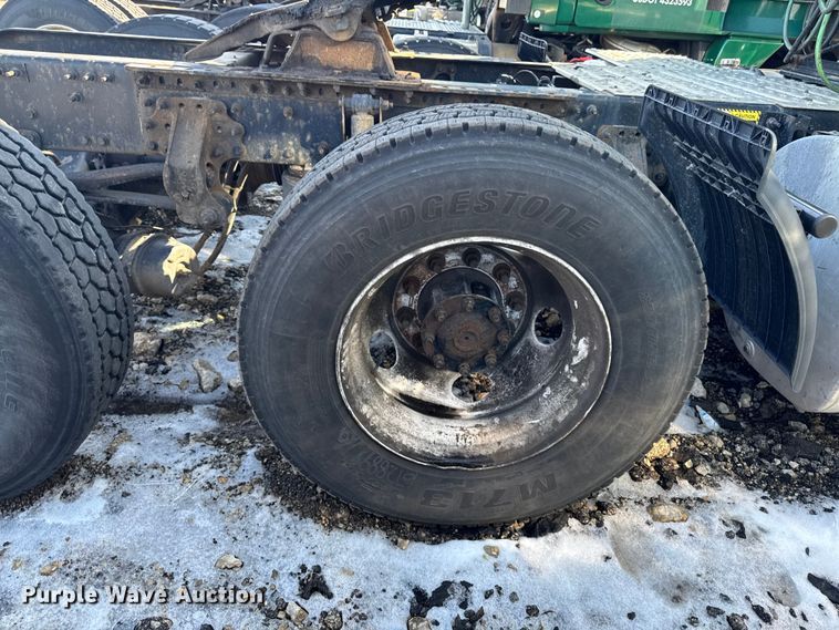 image for item YA2317 2016 Mack CXU613 semi truck