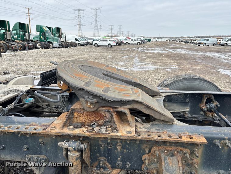 image for item YA2318 2016 Mack CXU613 semi truck