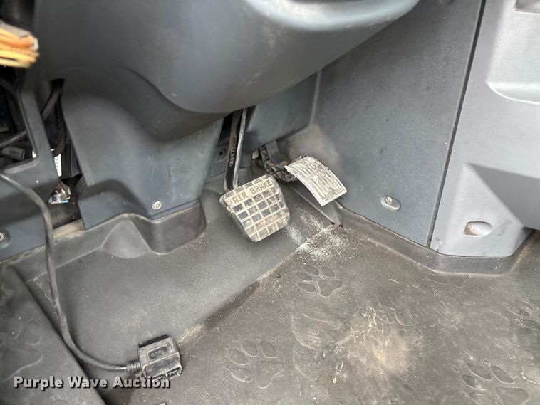 image for item YA2318 2016 Mack CXU613 semi truck