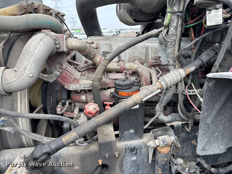 image for item YA2318 2016 Mack CXU613 semi truck