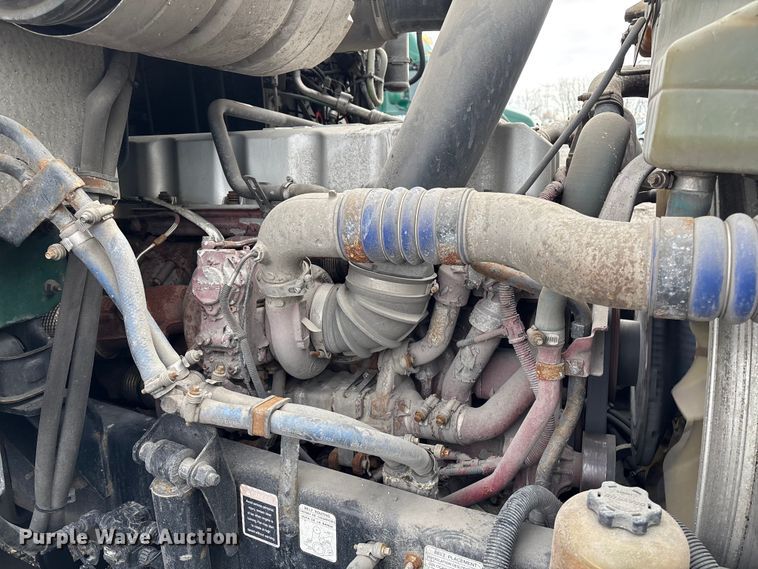 image for item YA2318 2016 Mack CXU613 semi truck