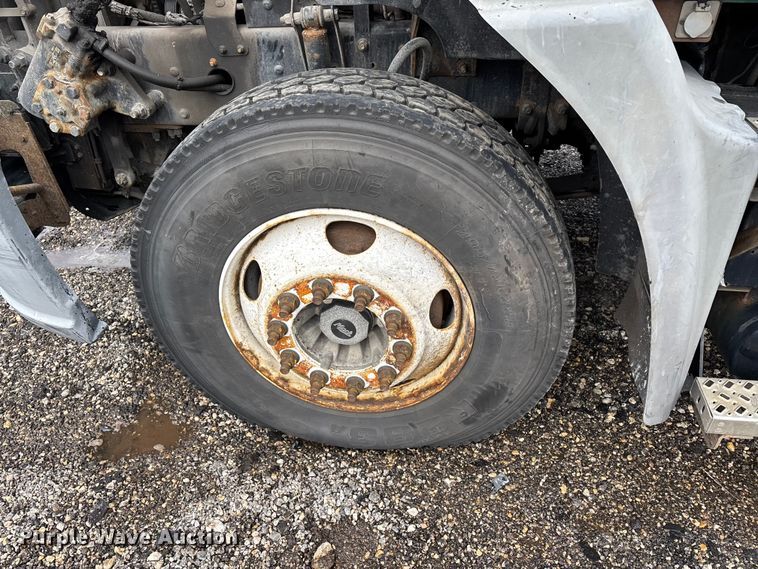 image for item YA2318 2016 Mack CXU613 semi truck