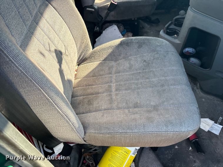 image for item YA2319 2016 Mack CXU613 semi truck