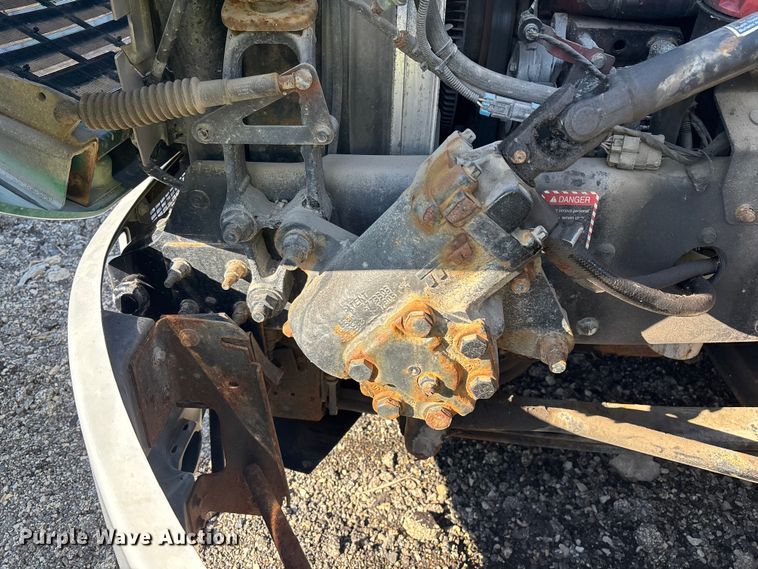 image for item YA2319 2016 Mack CXU613 semi truck