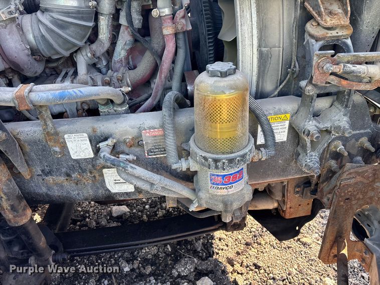 image for item YA2319 2016 Mack CXU613 semi truck