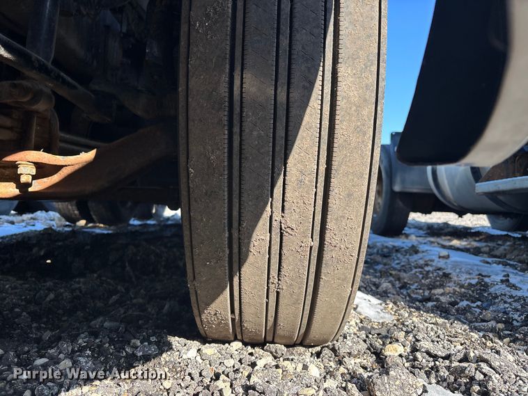 image for item YA2319 2016 Mack CXU613 semi truck